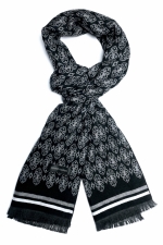 Black cashmere scarf with grey and white models